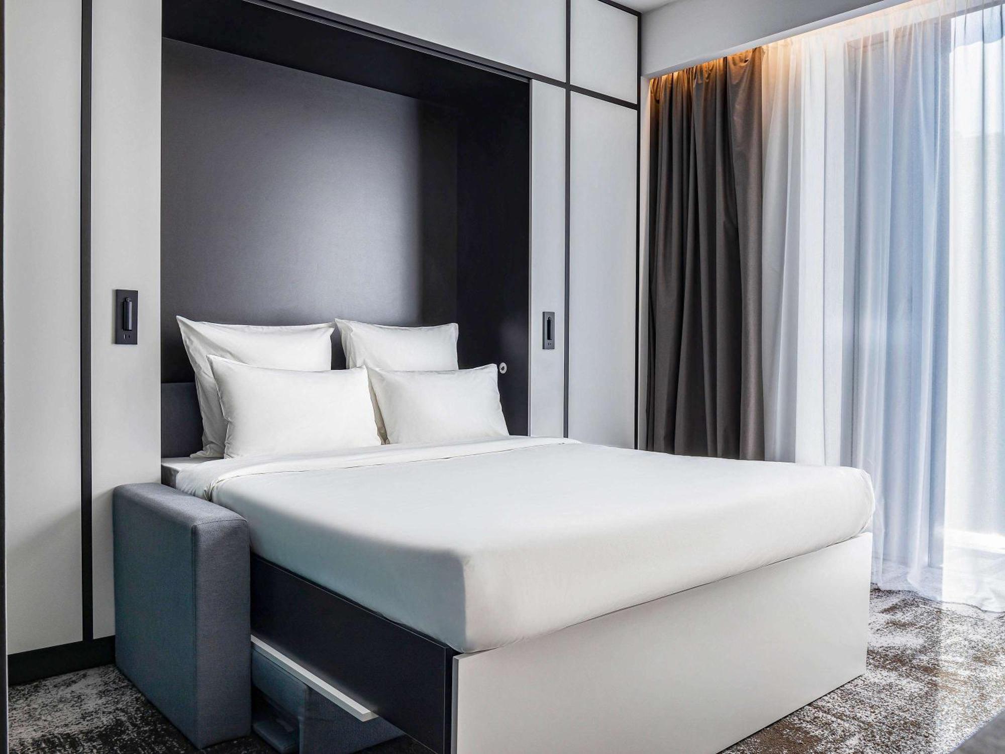 Novotel Living Almaty Jetisu Eksteriør billede
