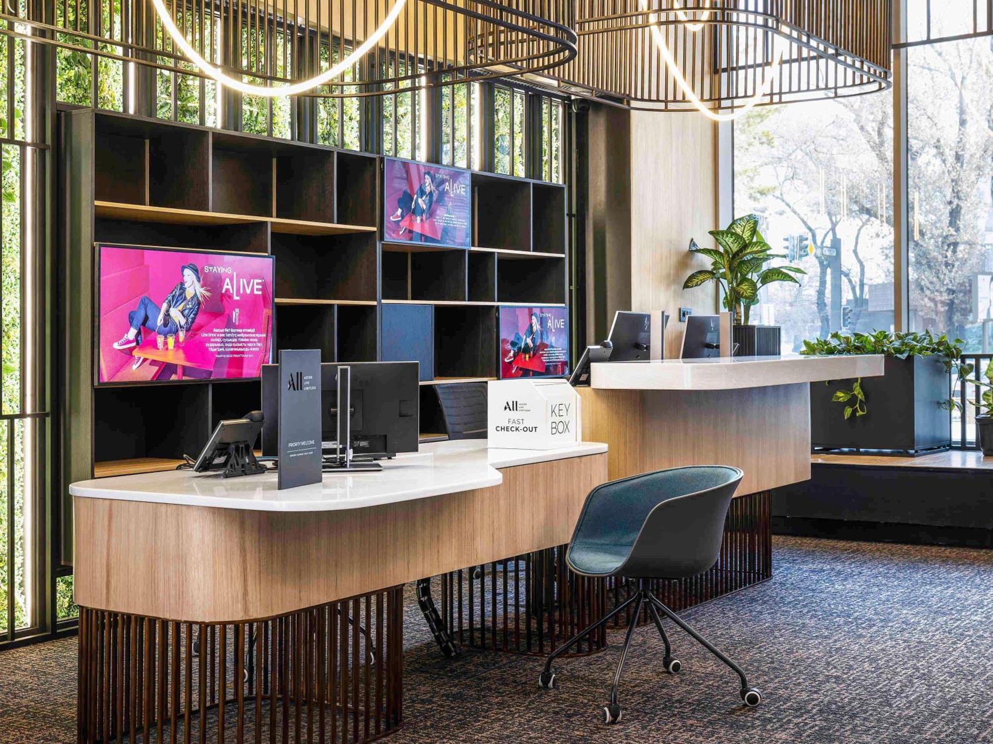 Novotel Living Almaty Jetisu Eksteriør billede