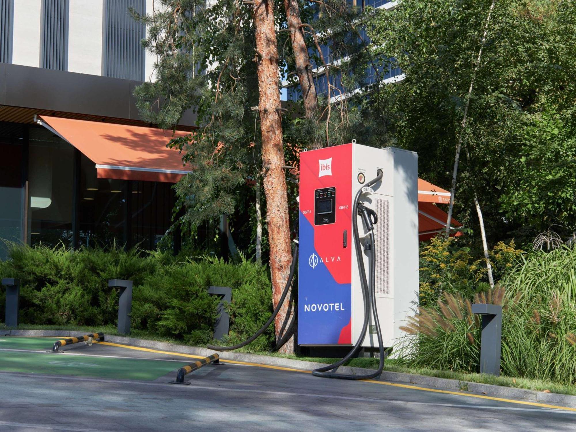 Novotel Living Almaty Jetisu Eksteriør billede